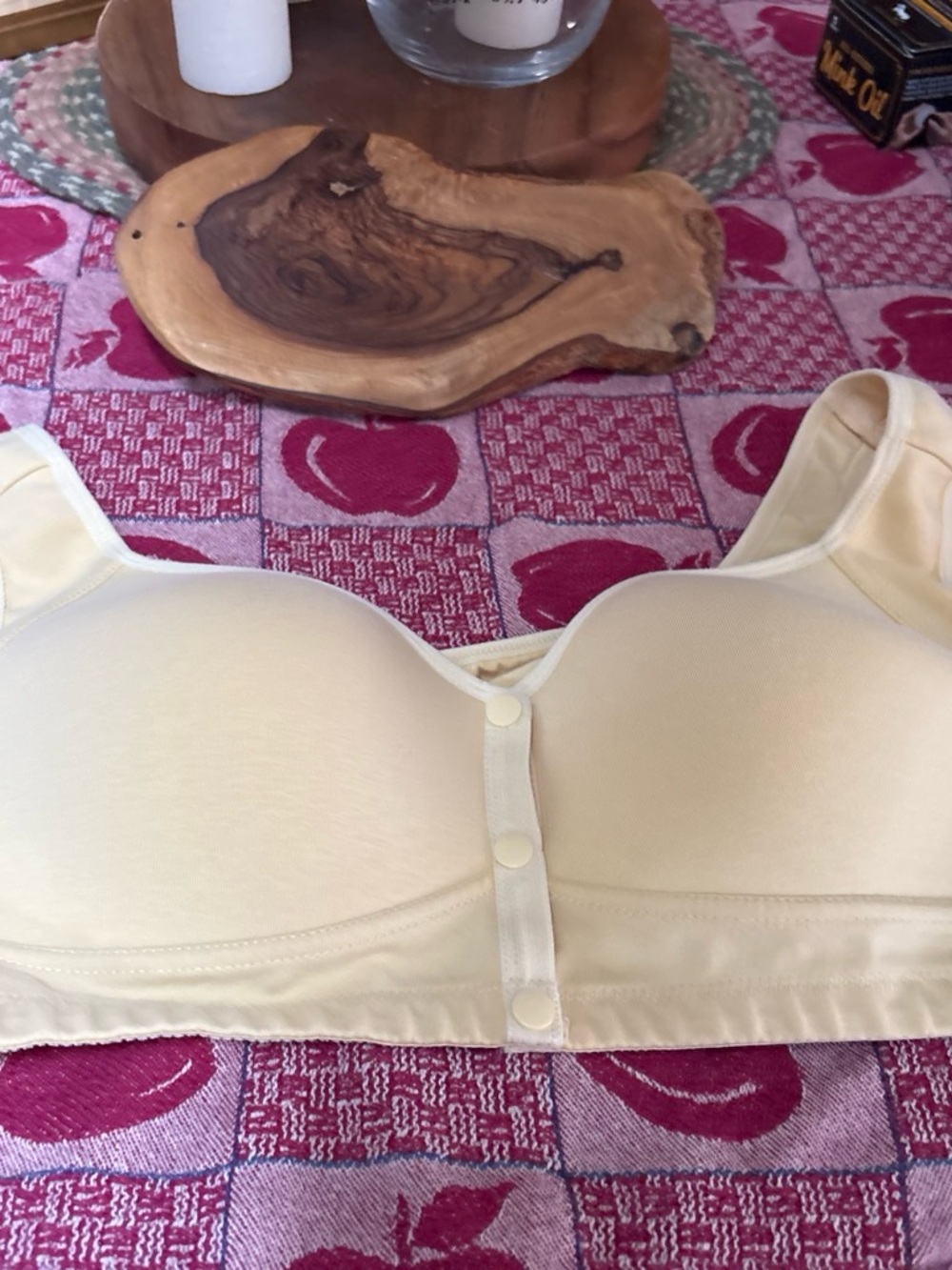 Source Unknown Soft Front‑Closure Wireless Bra in Cream